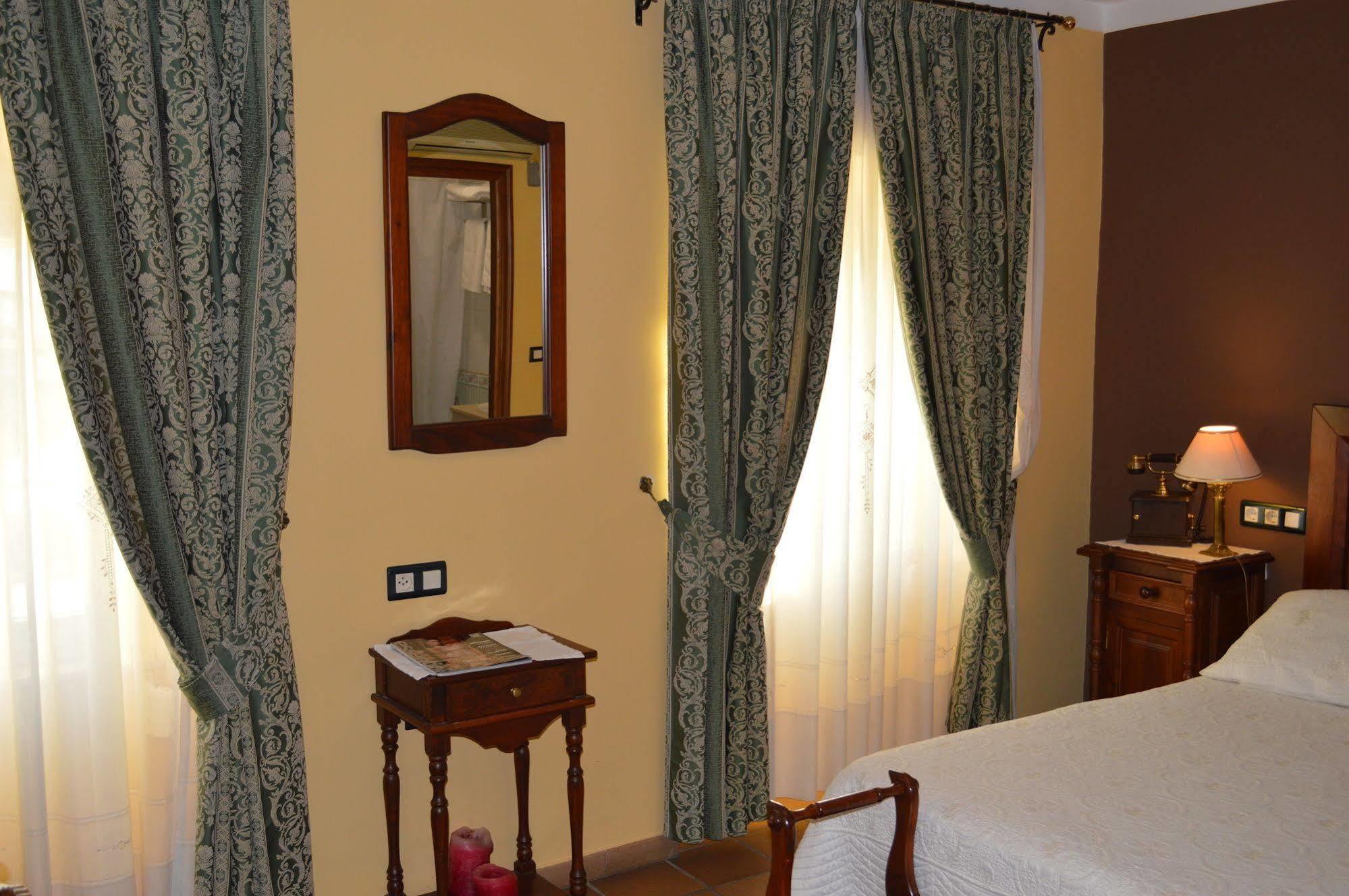 Hotel Plaza De Toros 3*